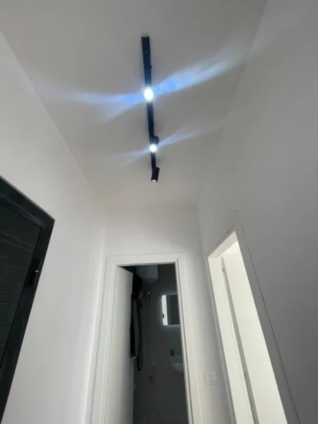 Tirane, jap me qera apartament 1+1 Kati 3, 60 m² 550 € (Bulevardi i Ri Jordan Misja)