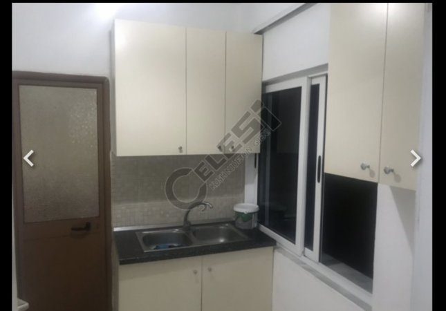 Tirane, jap me qera Vile 1+1+Ballkon Kati 1, 65 m² 270 € (Rruga Llambi Bonata)