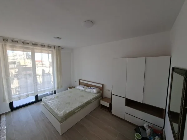 Tirane, jepet me qera apartament 1+1+Ballkon Kati 2, 70 m² 751 € (Mine Peza)