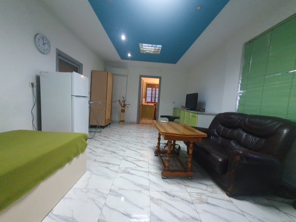 Tirane, jepet me qera nga Pronari, pa-komision garsonier 1+1 Kati 0, 40 m² 300 € (Rruga Migjeni LAPRAkE)