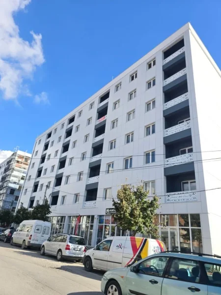 Tirane, shitet apartament 2+1+2+Ballkon , 95 m² 85.000 € (Ulliri, Kamez)