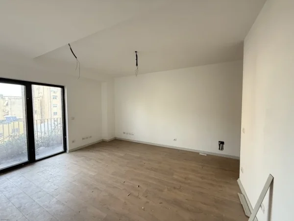 Tirane, jepet me qera zyre Kati 4, 117 m²