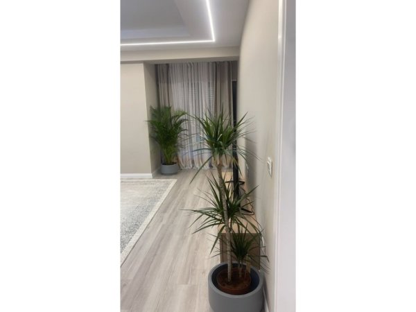 Tirane, jepet me qera apartament 1+1+Verande,  Kati 1, 76 m² 600 € (Rezidenca Kodra e Diellit 2)