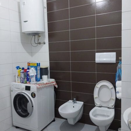 Tirane, jepet me qera apartament 2+1 Kati 4, 100 m² 400 € ne FRESK, Tiranë.