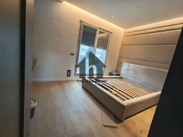 Tirane, shitet apartament+verande | Penthouse 2+1+Aneks+Ballkon Kati 8, 190 m² 350.000 € (Rruga 5-Maj)