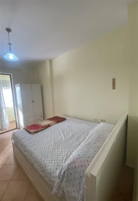 Tirane, jepet me qera apartament 1+1+Ballkon Kati 2, 60 m² 450€ (RR.RIZA CEROVA PAZARI I RI)
