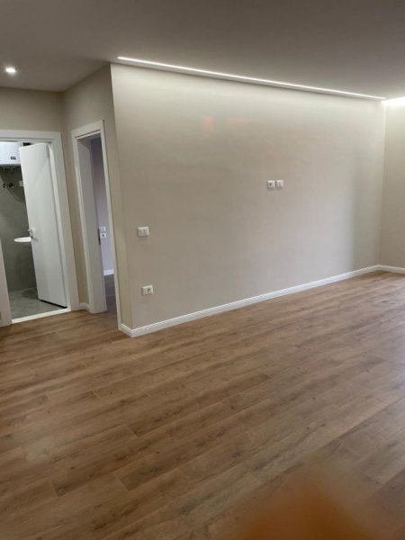 Mali Robit, Shitet Studio Apartament  Kati 0, 65.000 € (Rruga Skenderbeu)