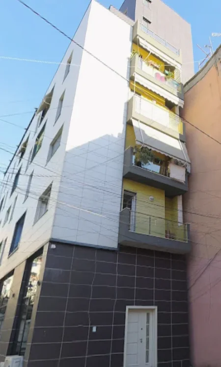 Tirane, jepet me qera zyre Kati 1, 95 m² 800 € (Jeronim De Rada)