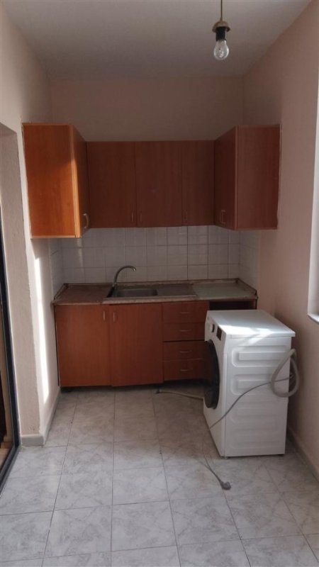 Tirane, jepet me qera apartament 2+1+Ballkon Kati 6, 100 m² 500 € (PALLATI ME SHIGJETA)