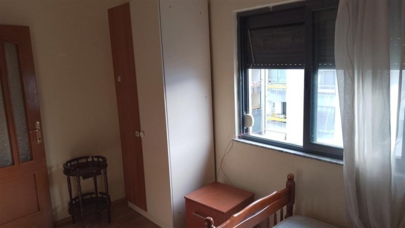 Tirane, jepet me qera apartament 2+1+Ballkon Kati 6, 100 m² 500 € (PALLATI ME SHIGJETA)