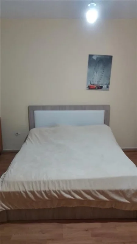 Tirane, jepet me qera apartament 2+1+Ballkon Kati 6, 100 m² 500 € (PALLATI ME SHIGJETA)