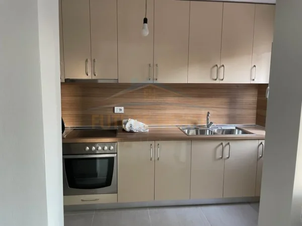 Tirane, jepet me qera apartament 2+1+Ballkon Kati 5, 80 m² 680 € (Rruga Fortuzi, Tirane)
