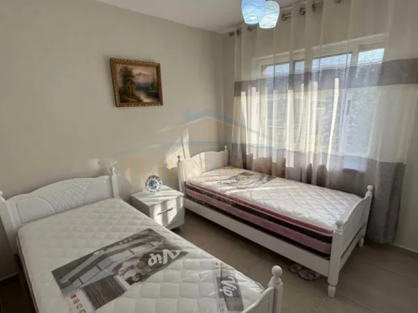 Tirane, jepet me qera apartament 2+1+Ballkon Kati 5, 80 m² 680 € (Rruga Fortuzi, Tirane)