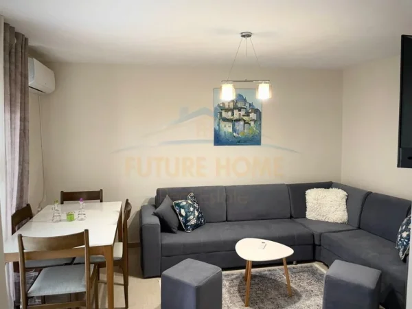 Tirane, jepet me qera apartament 2+1+Ballkon Kati 5, 80 m² 680 € (Rruga Fortuzi, Tirane)