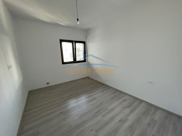 Tirane, jepet me qera ambjent biznesi Kati 8, 120 m² 800 € (SQUARE 21)