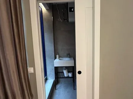 Tirane, jepet me qera apartament 2+1+2+Ballkon Kati 2, 91 m² 2.000 € (Bllok)