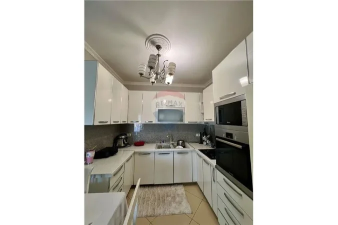 Vlore, shitet apartament 3+1+Aneks+Ballkon Kati 7, 136 m² 210.000 € (Rruga Misto Mele, Vlore (Tregu Orizit))