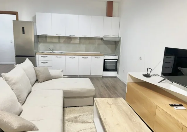 Tirane, jap me qera apartament 3+1+Ballkon Kati 4, 900 € (Rruga ibrahim kodra)
