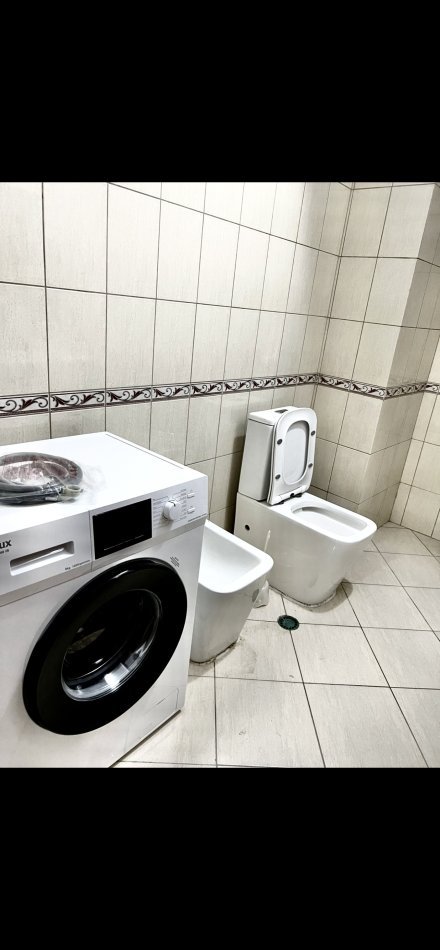 Tirane, jap me qera apartament 3+1+Ballkon Kati 4, 900 € (Rruga ibrahim kodra)