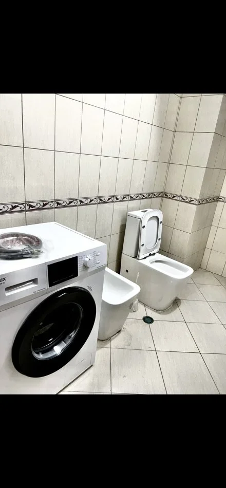 Tirane, jap me qera apartament 3+1+Ballkon Kati 4, 900 € (Rruga ibrahim kodra)