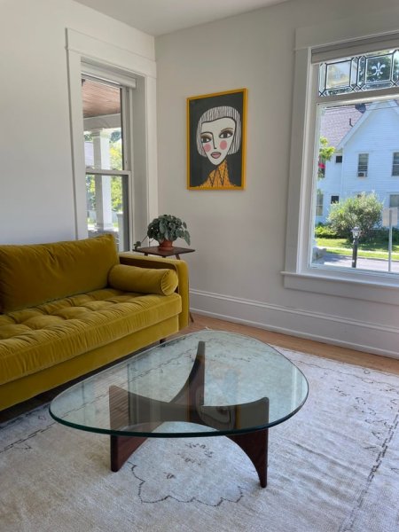 Tirane, shes Tavolinë mesi prej xhami 30000 leke