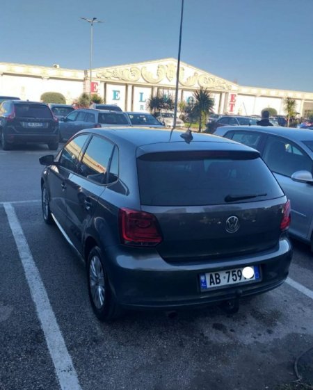 Fier, shitet makine Nafte, gri e erret manuale Klima 242.000 km 5.500 €