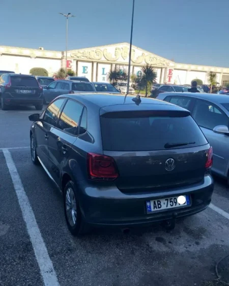 Fier, shitet makine Nafte, gri e erret manuale Klima 242.000 km 5.500 €