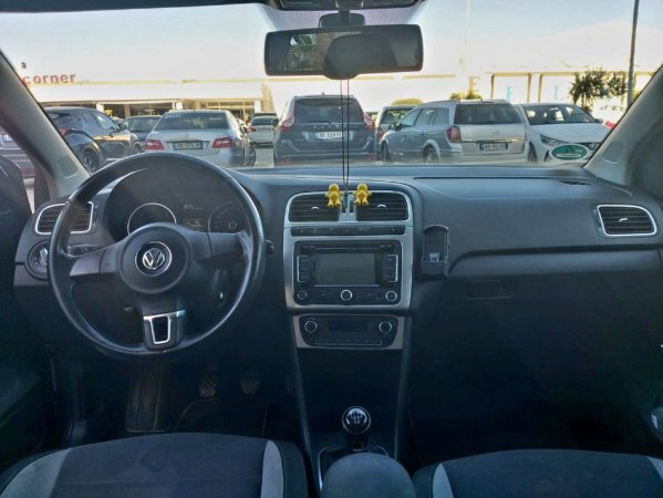 Fier, shitet makine Nafte, gri e erret manuale Klima 242.000 km 5.500 €