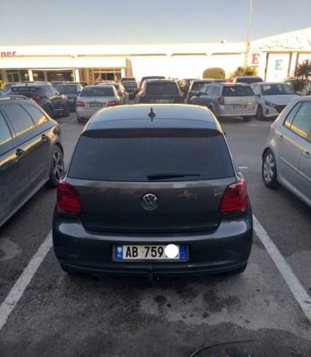 Fier, shitet makine Nafte, gri e erret manuale Klima 242.000 km 5.500 €