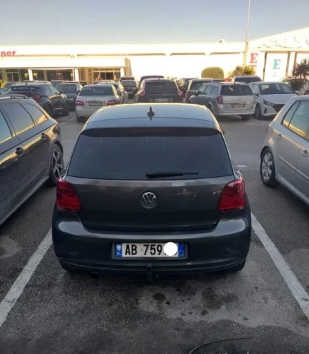 Fier, shitet makine Nafte, gri e erret manuale Klima 242.000 km 5.500 €
