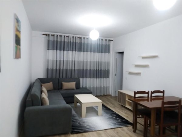 Tirane, jepet me qera apartament 1+1+Ballkon Kati 5, 74 m² 500 € (Përballë “Zojës së Këshillit të Mirë”, ngjitur me Kupolën)