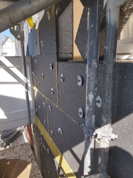 Tirane, njoftim IZOLIM TERMIK I JASHTËM – FASADA PROFESIONALE