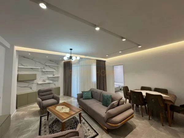 Tirane, jepet me qera apartament 2+1+Ballkon Kati 10, 119 m² 1.250 € (Pazari i Ri, Tirane)