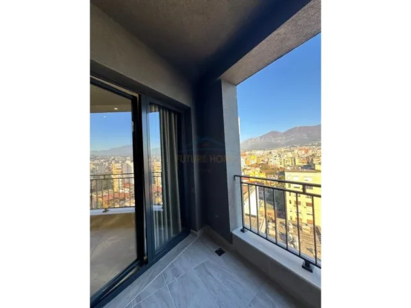Tirane, jepet me qera apartament 2+1+Ballkon Kati 10, 119 m² 1.250 € (Pazari i Ri, Tirane)