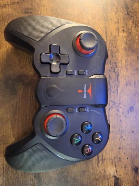 Tirane, shes controller/leve Wireless per smartphone/pc Terios T12 - 1500Leke