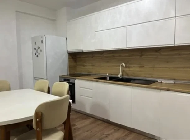 Tirane, jepet me qera apartament 2+1+Ballkon Kati 2, 94 m² 600 € 