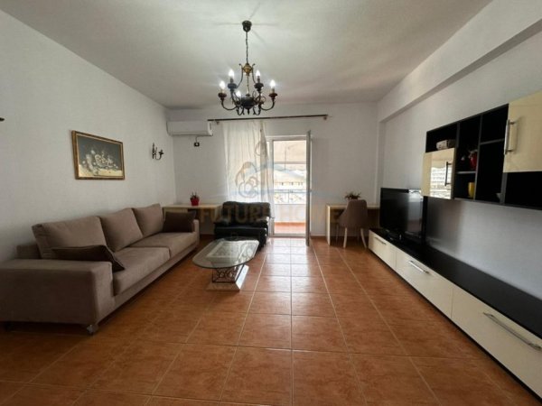 Tirane, jepet me qera apartament 1+1 Kati 6, 85 m² (Rruga Karl Gega, Tiranë)