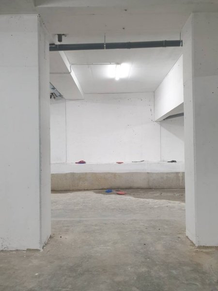 Tirane, jepet me qera nga Pronari, pa-komision garazh | post parkimi Kati -1, 18 m² 100 €