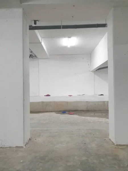 Tirane, jepet me qera nga Pronari, pa-komision garazh | post parkimi Kati -1, 18 m² 100 €