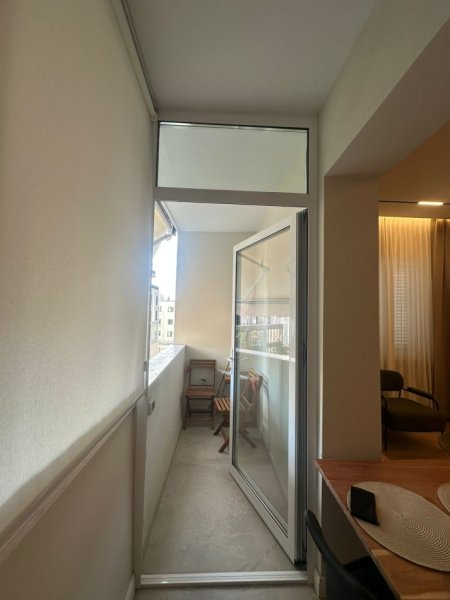 Tirane, jepet me qera apartament 1+1 Kati 4, 69 m² 700 € (rruga e barikadave)