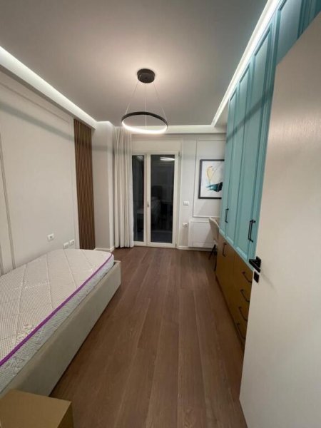 Tirane, jepet me qera apartament 2+1 Kati 6, 90 m² 1.700 € (Rruga e Kosovareve)