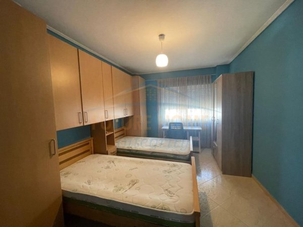 Tirane, shitet apartament 2+1+Ballkon Kati 4, 99 m² 182.000 € (Ish Parku)