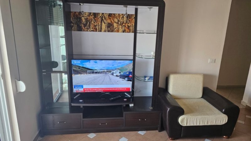 Tirane, jepet me qera apartament 2+1+Ballkon , 85 m² 600 € (Berryli)