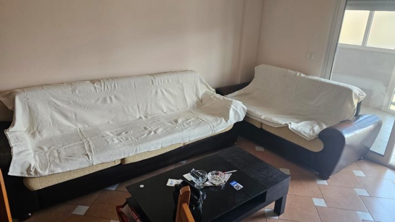 Tirane, jepet me qera apartament 2+1+Ballkon , 85 m² 600 € (Berryli)