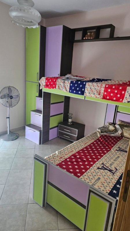 Tirane, jepet me qera apartament 2+1+Ballkon , 85 m² 600 € (Berryli)