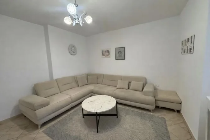 Tirane, shitet apartament 1+1+Ballkon Kati 6, 64 m² 78.000 € (Fushe-Mezez mrapa Ardenos me ashensor i mobiluar)