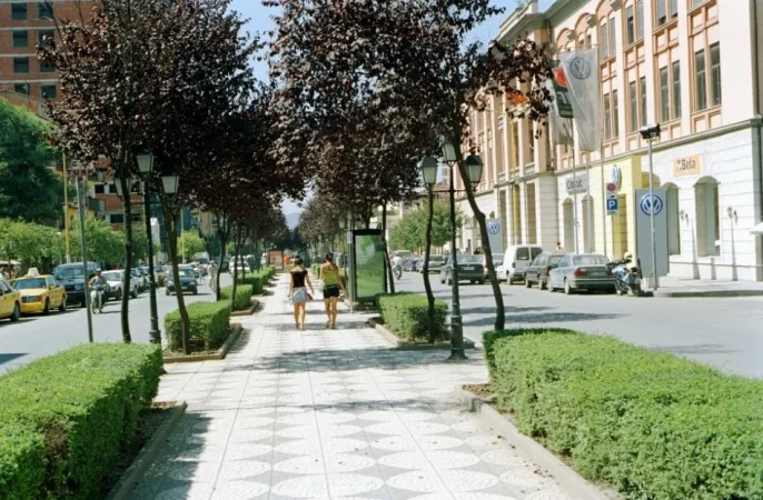 Tirane, shitet apartament 1+1 Kati 5, 65 m² 130.000 € (Rruga e Kavajes)