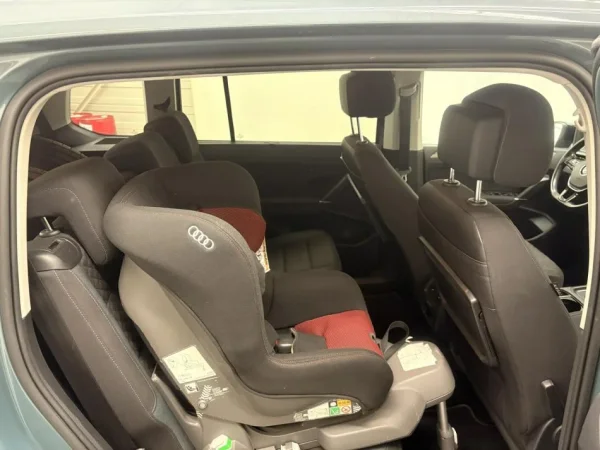 Durres, shes minivan | minibus Volkswagen Touran IQ Drive 1.5TSI 7Vende Benzin, blu automatik Klima 95.350 km 22.500 €