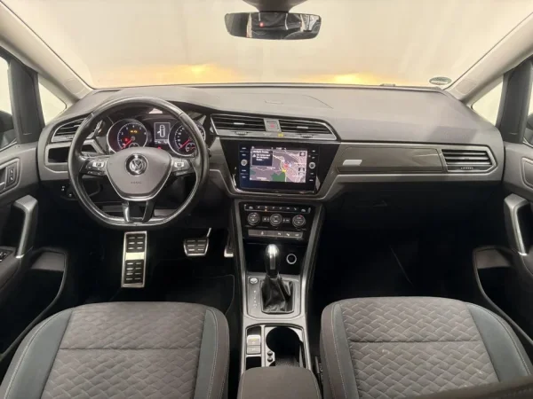 Durres, shes minivan | minibus Volkswagen Touran IQ Drive 1.5TSI 7Vende Benzin, blu automatik Klima 95.350 km 22.500 €