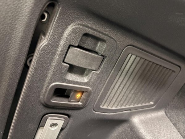 Durres, shes minivan | minibus Volkswagen Touran IQ Drive 1.5TSI 7Vende Benzin, blu automatik Klima 95.350 km 22.500 €